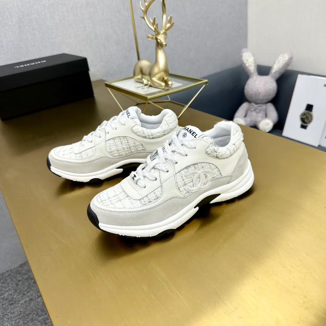 👟👟Ex-factory price 480👟👟 Women's Clothing Women's Shoes Women's Clothing Chanel Chanel - 2023 Counter Top Casual Sports Shoes This classic design; the upper is electro-embroidered with a variety of techniques; the outsole is fashionable and sporty; it is unusual to incorporate a variety of color matching elements... The diversified mix and match is very beautiful and versatile, and can be used for leisure, fashion, sports and outdoor... ꫛꫀꪝ Go➫ Material: ❶The upper is made of: original imported mercerized velvet + double-layer breathable mesh ❷The inner part is made of: the original imported breathable mesh ❸The outsole is based on: original T👟👟factory price U combination outsole. Special counter boutique packaging complete set for women 35–41